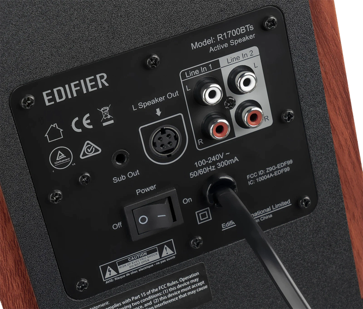 Los Edifier R1700BTs ofrecen varias opciones de conectividad: Bluetooth 5.0, AUX y RCA dual